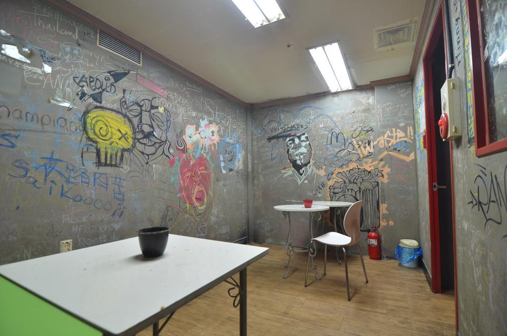 Kimchee Sinchon Guesthouse Seoul Exterior foto